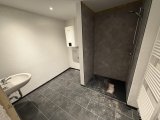 EG Links Bad Dusche