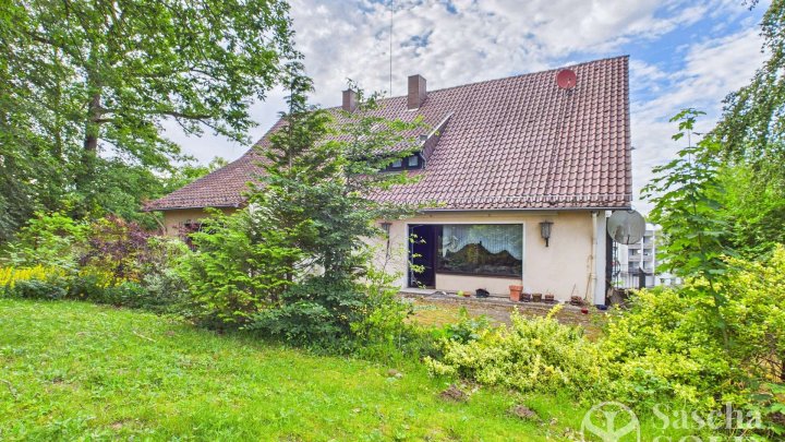 Wohnen mit Weitblick – Großzügiges Anwesen auf weitläufigem Grundstück in Elversberg