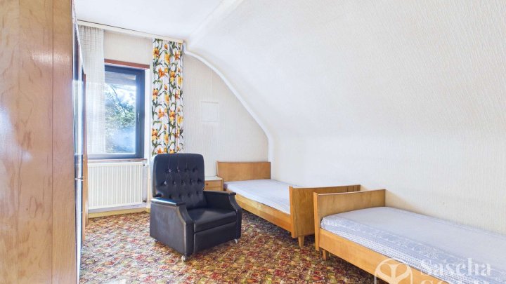 Wohnen mit Weitblick – Großzügiges Anwesen auf weitläufigem Grundstück in Elversberg