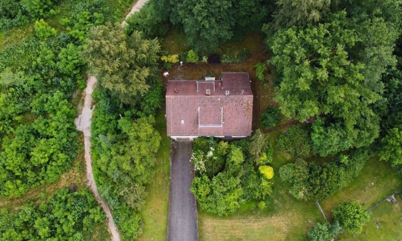 Wohnen mit Weitblick – Großes, sanierungsbedürftiges Anwesen auf weitläufigem Grundstück, Elversberg