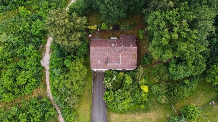 Wohnen mit Weitblick – Großes, sanierungsbedürftiges Anwesen auf weitläufigem Grundstück, Elversberg