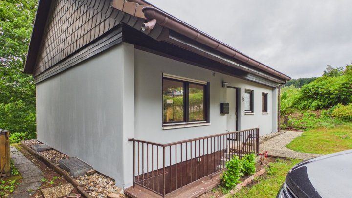 Freistehender Bungalow ! 2026 renoviert, in der Nähe des Losheimer Stausees und  inmitten der Natur!