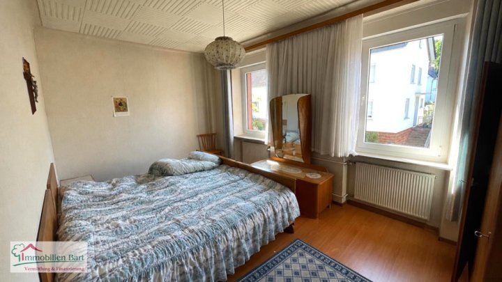 SOFORT VERFÜGBAR: 4 SCHLAFZIMMER / KELLER / GARTEN / GARAGE