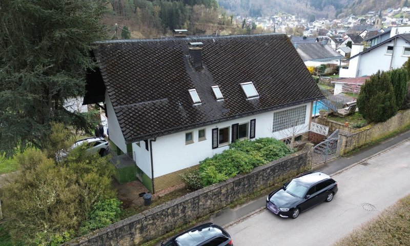 Großzügiges Einfamilienhaus mit flexibler Nutzung als Zwei- oder Mehrfamilienhaus in Kordel