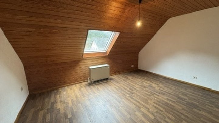 Großzügiges Einfamilienhaus mit flexibler Nutzung als Zwei- oder Mehrfamilienhaus in Kordel