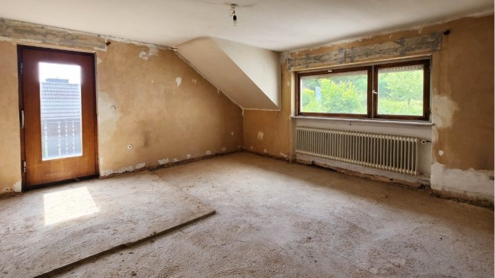 Großzügiges Einfamilienhaus in Ortsrandlage mit Panoramablick über das Moseltal