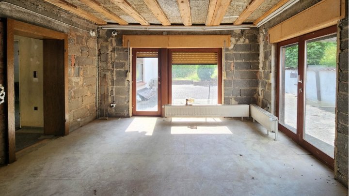 Großzügiges Einfamilienhaus in Ortsrandlage mit Panoramablick über das Moseltal