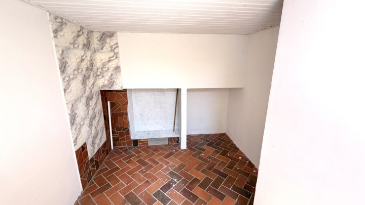 Freistehendes Wohnhaus mit drei separat nutzbaren Wohneinheiten