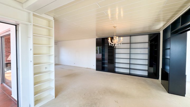 STADTBLICK - Großzügiges Einfamilienhaus mit Garage/Balkonen in Zweibrücken (Stadt)