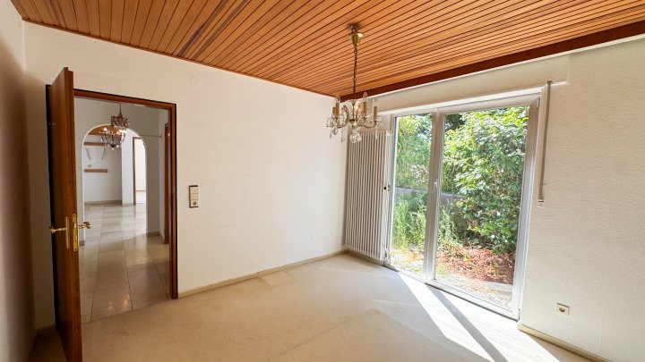 STADTBLICK - Großzügiges Einfamilienhaus mit Garage/Balkonen in Zweibrücken (Stadt)