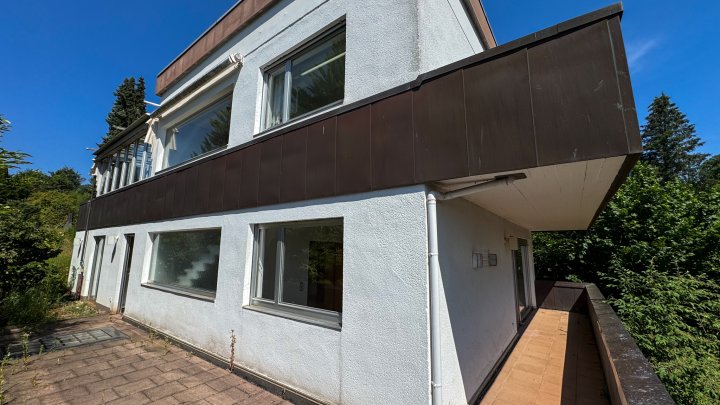 STADTBLICK - Großzügiges Einfamilienhaus mit Garage/Balkonen in Zweibrücken (Stadt)