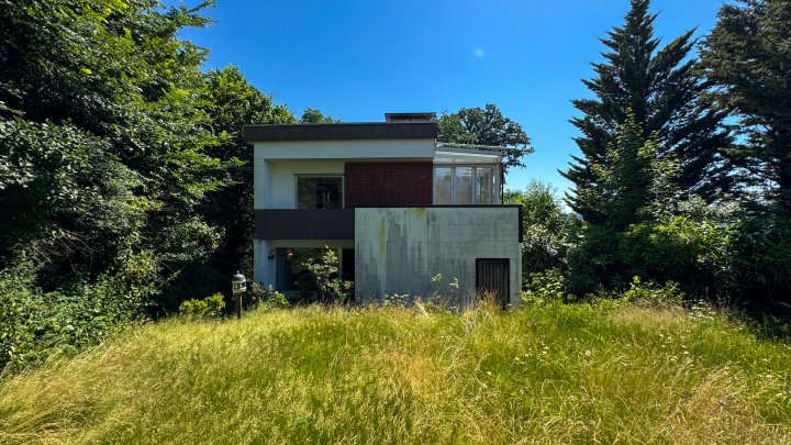 STADTBLICK - Großzügiges Einfamilienhaus mit Garage/Balkonen in Zweibrücken (Stadt)
