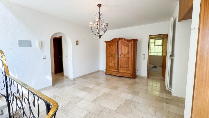 STADTBLICK - Großzügiges Einfamilienhaus mit Garage/Balkonen in Zweibrücken (Stadt)