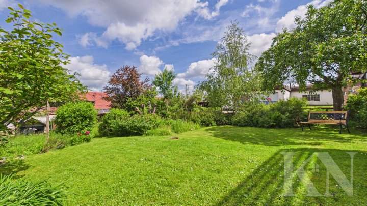 Viel Platz für die Familie: Freistehendes Ein- bis Zweifamilienhaus mit Garten in Quierschied!