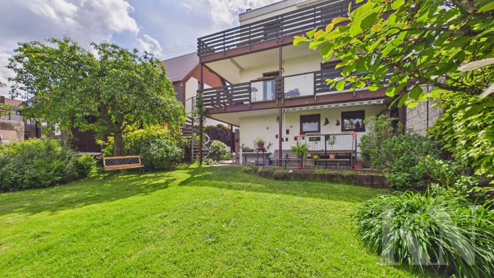 Viel Platz für die Familie: Freistehendes Ein- bis Zweifamilienhaus mit Garten in Quierschied!