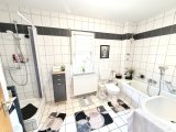 Bad mit Wanne+Dusche