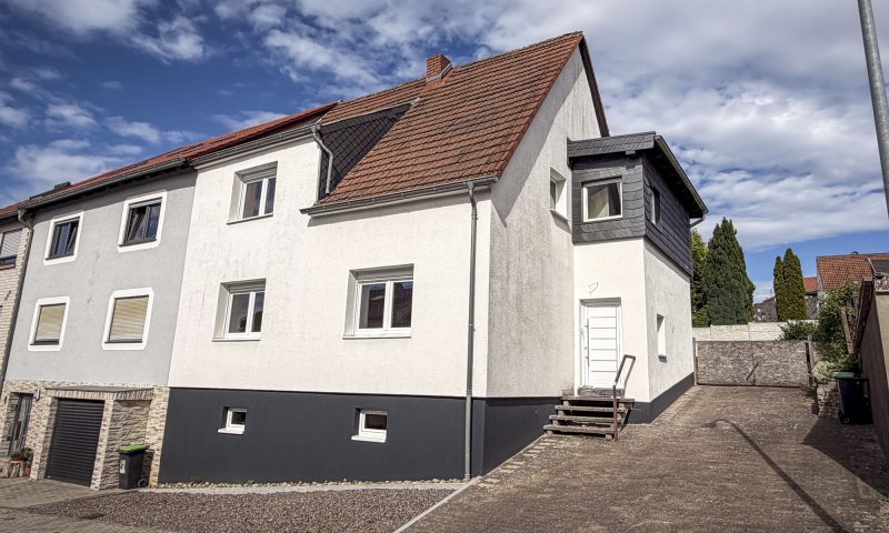 Modernisiertes Einfamilienhaus in kleiner Nebenstraße von Püttlingen