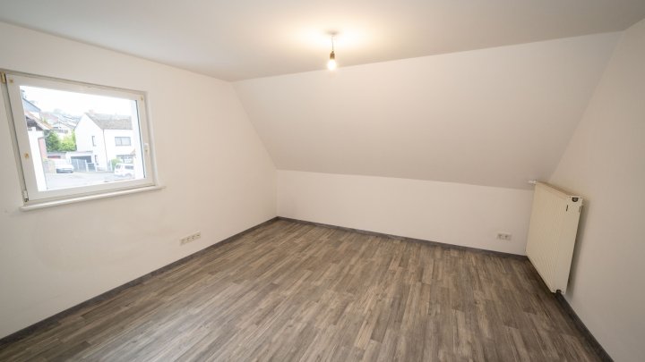 Modernisiertes Einfamilienhaus in kleiner Nebenstraße von Püttlingen
