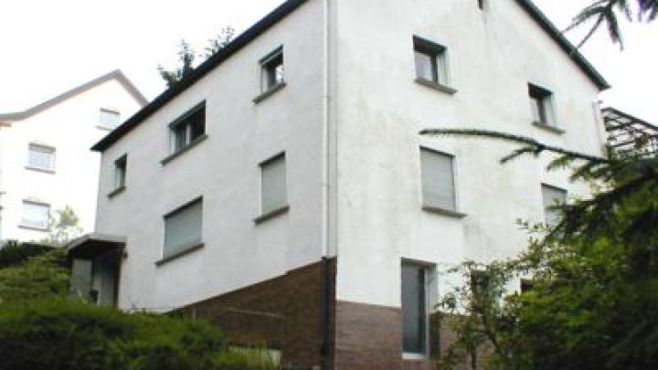 Größeres Ein- bis Zweifamilienhaus in ruhiger und guter Lage von Sulzbach zu verkaufen