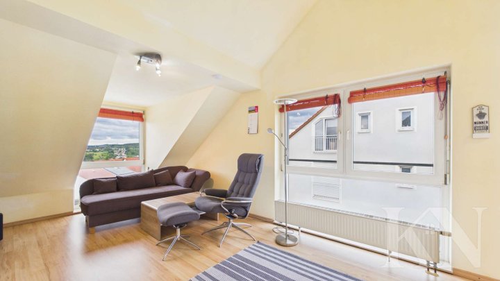 Wohnen in Riegelsberg – Gepflegte Dachgeschosswohnung mit Balkon