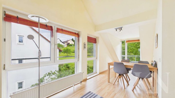 Wohnen in Riegelsberg – Gepflegte Dachgeschosswohnung mit Balkon