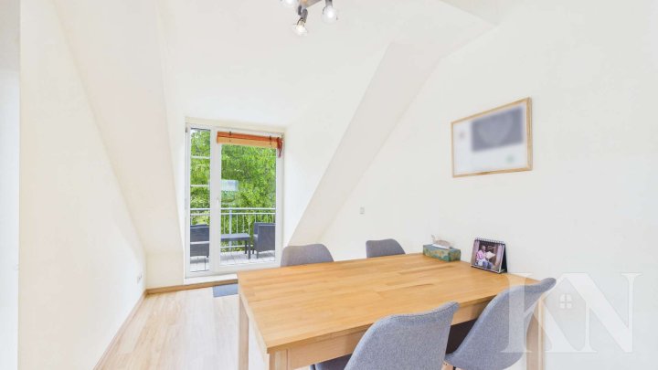 Wohnen in Riegelsberg – Gepflegte Dachgeschosswohnung mit Balkon