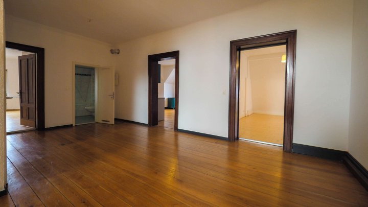 VILLA SCHWINN - Repräsentative 3-ZKB Altbauwohnung mit EBK in ZW-City