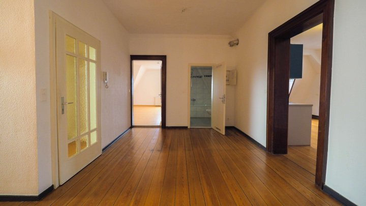 VILLA SCHWINN - Repräsentative 3-ZKB Altbauwohnung mit EBK in ZW-City