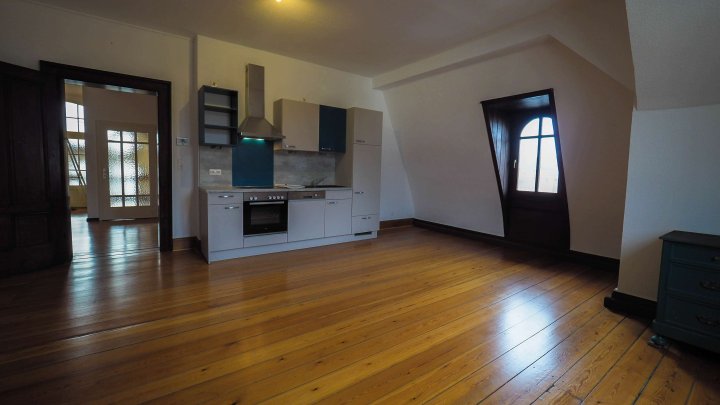 VILLA SCHWINN - Repräsentative 3-ZKB Altbauwohnung mit EBK in ZW-City