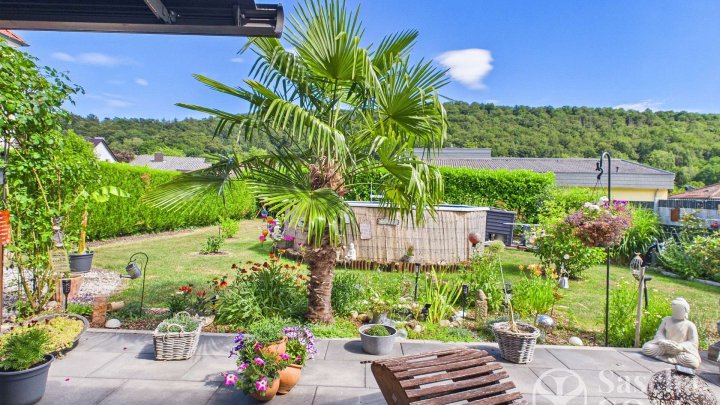 Gepflegtes freistehendes Einfamilienhaus im Bungalow-Stil mit Garten in St. Ingbert-Sengscheid
