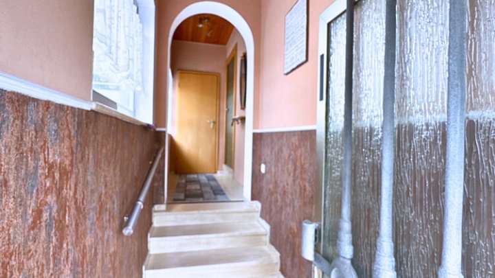 Gepflegtes 2-Familienhaus mit Garten + Garage, teilsaniert