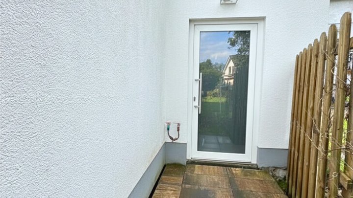 Gepflegtes 2-Familienhaus mit Garten + Garage, teilsaniert