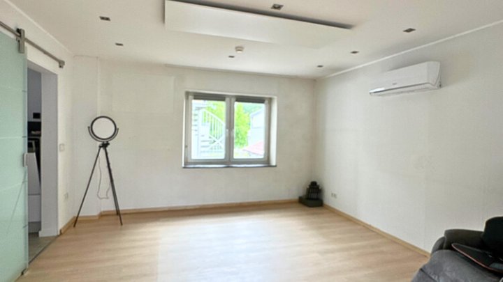 Gepflegtes 2-Familienhaus mit Garten + Garage, teilsaniert