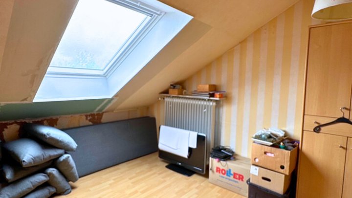 Gepflegtes 2-Familienhaus mit Garten + Garage, teilsaniert