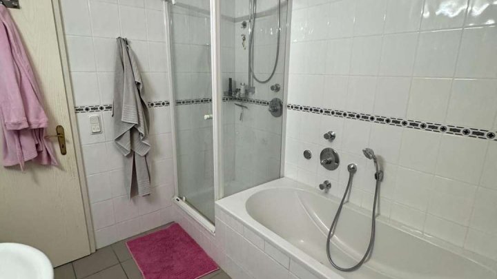 Charmante Erdgeschosswohnung in gehobener Lage mit exklusiven Annehmlichkeiten in Saarbrücken