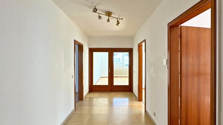 Großzügige 4 ZKB Wohnung mit Balkon & Stellplatz in Dudweiler-Süd