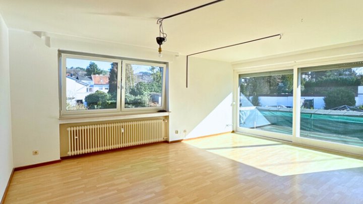 Großzügige 4 ZKB Wohnung mit Balkon & Stellplatz in Dudweiler-Süd
