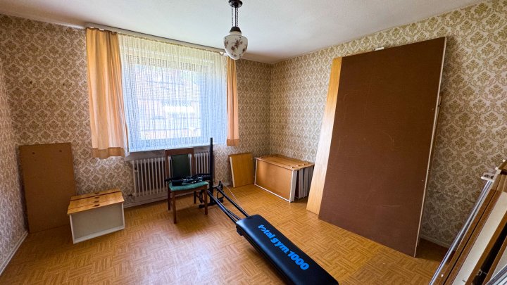 IM KLINGELTAL - Freist. 2-Fam. Haus mit Garten und Garage in Zweibrücken-Ixheim