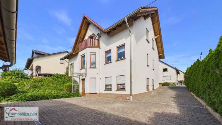 ORSCHOLZ: WOHNHAUS MIT 4 SCHLAFZ., GR. GARAGE, GARTEN IN TOP WOHNLAGE!