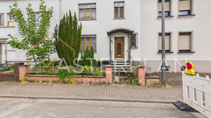 Sanierungsbedürftiges Einfamilienhaus in Roden