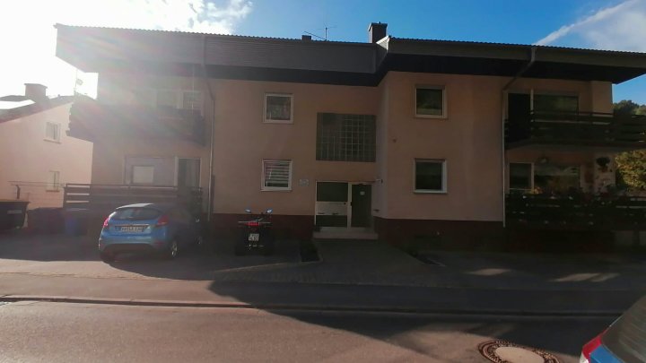 NIEDERSIMTEN - Schöne 3-ZKB mit Dachterrasse in 66955 Pirmasens