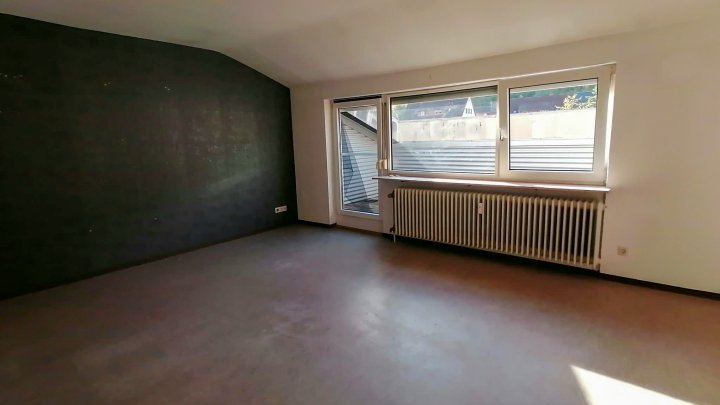 NIEDERSIMTEN - Schöne 3-ZKB mit Dachterrasse in 66955 Pirmasens