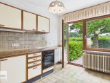Küche mit Zugang zur Terrasse