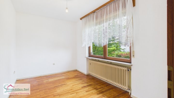 GRENZE L-REMICH: WOHNHAUS MIT 4 SCHLAFZIMMERN IN TOP-WOHNLAGE MIT PARK-ÄHNLICHEM GARTEN!