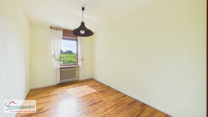 GRENZE L-REMICH: WOHNHAUS MIT 4 SCHLAFZIMMERN IN TOP-WOHNLAGE MIT PARK-ÄHNLICHEM GARTEN!