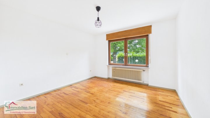 GRENZE L-REMICH: WOHNHAUS MIT 4 SCHLAFZIMMERN IN TOP-WOHNLAGE MIT PARK-ÄHNLICHEM GARTEN!