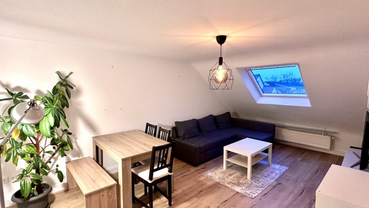Gemütliche 3ZKB DG-Wohnung 1km vom Großen Markt entfernt