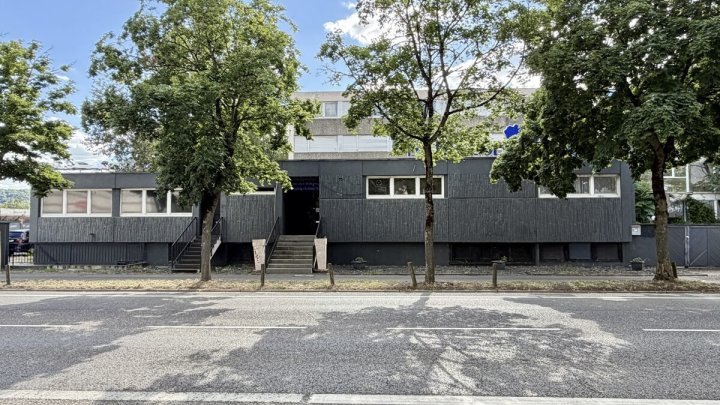 Vielseitige Gewerbeimmobilie - ideal für Club, Bar, Vergnügungsstätte oder Gastro mit 13 Garagen
