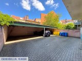 Carport im Hinterhof