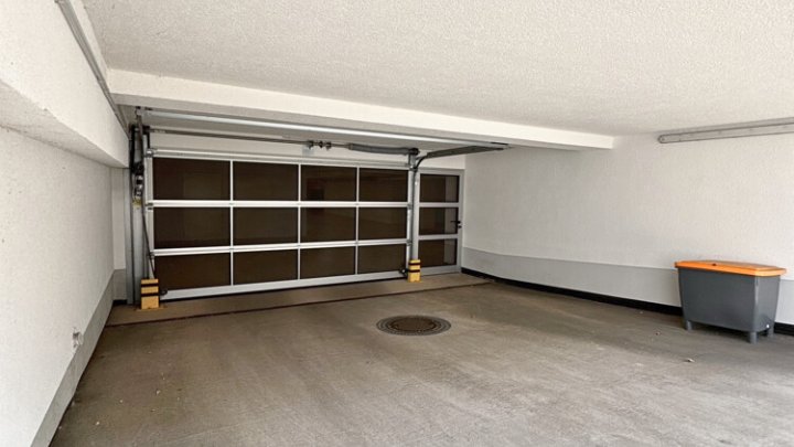 Neuwertiges luxuriöses + energieeffizientes Penthouse mit EBK + 2 TG-Stellplätzen